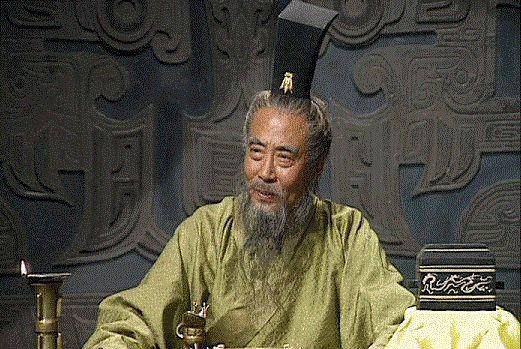 在徐州期间,徐州牧陶谦深感刘备仁义,绝非池中之物,并有意将徐州托付