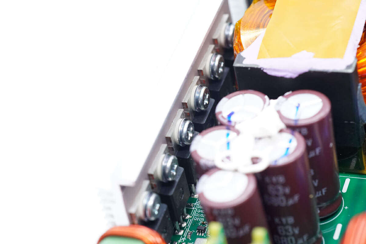 华为cloudengine 16800系列交换机电源拆解,百万级设备电源不简单