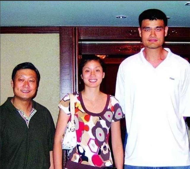 姚明恩师李秋平 42岁妻子患癌去世,50岁因病离开上海男篮_生活_工作