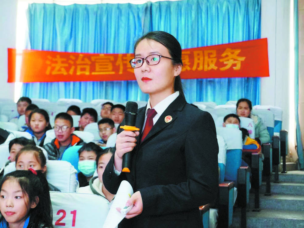 倾注一腔热血 守护少年青春 ——记巨野县人民检察院二级检察官吴稳