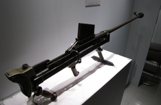 而pzb38的历史可以追溯到30年代,那时候欧洲已经兴起轻型坦克热潮,而