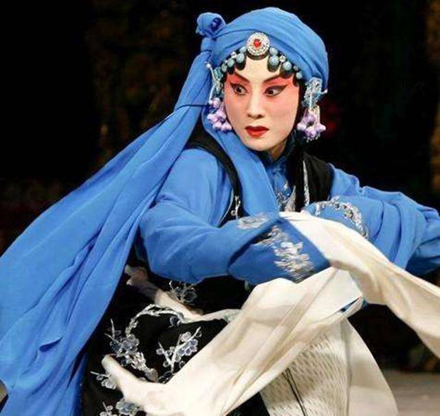 张火丁:15岁才接触京剧,三年的求学之路,比别人7年学的还多_演出_父亲