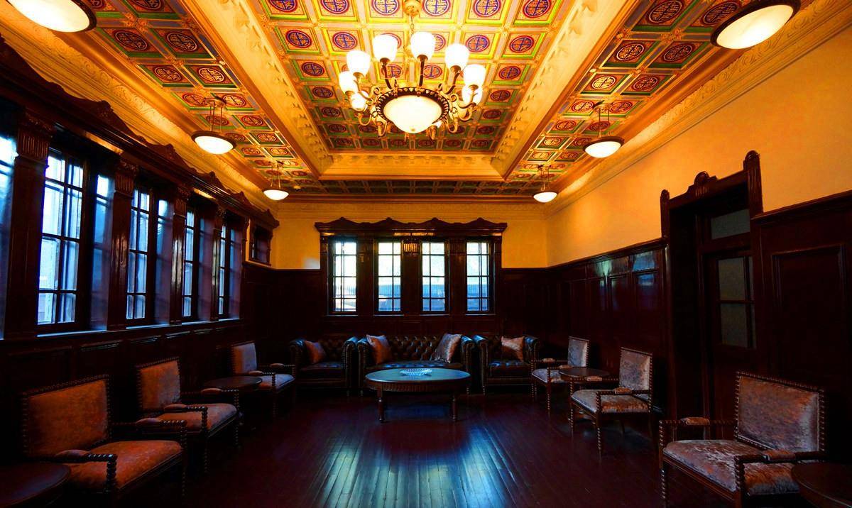 张作霖遇袭身亡后,四位美貌的姨太太结局如何?