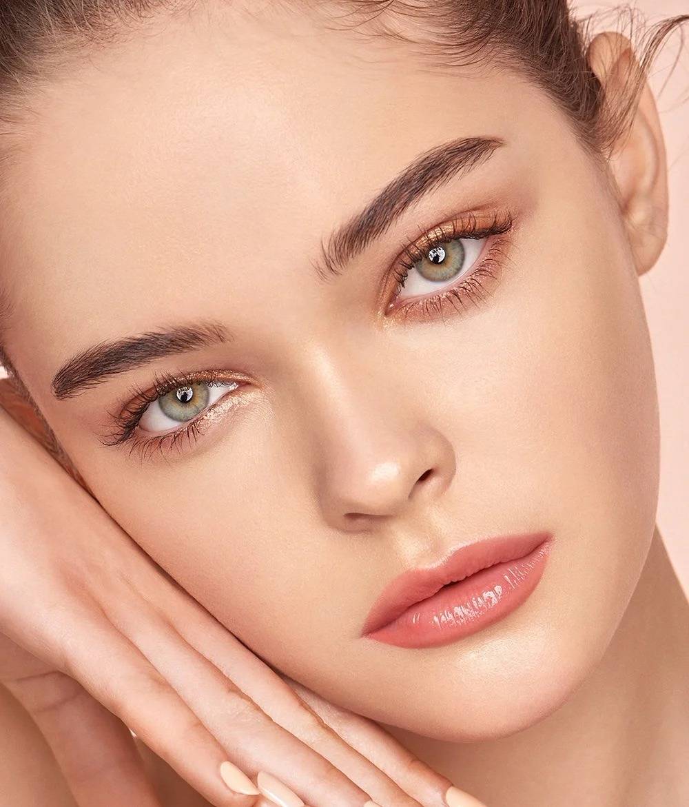 的,不仅祛斑高效,温和不刺激,祛斑效果显著,也能调理和养护面部肌肤