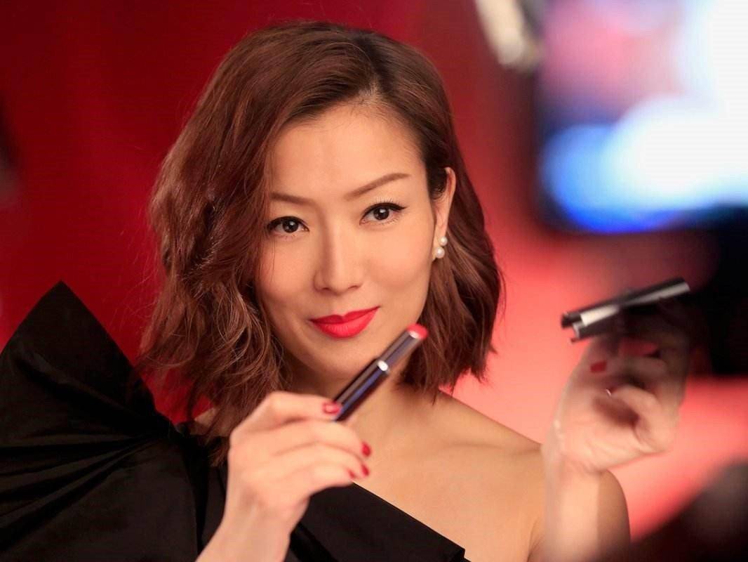 郑秀文公开原谅老公不忠:爱情中不容易,支持女子发新歌_黄心颖_男子