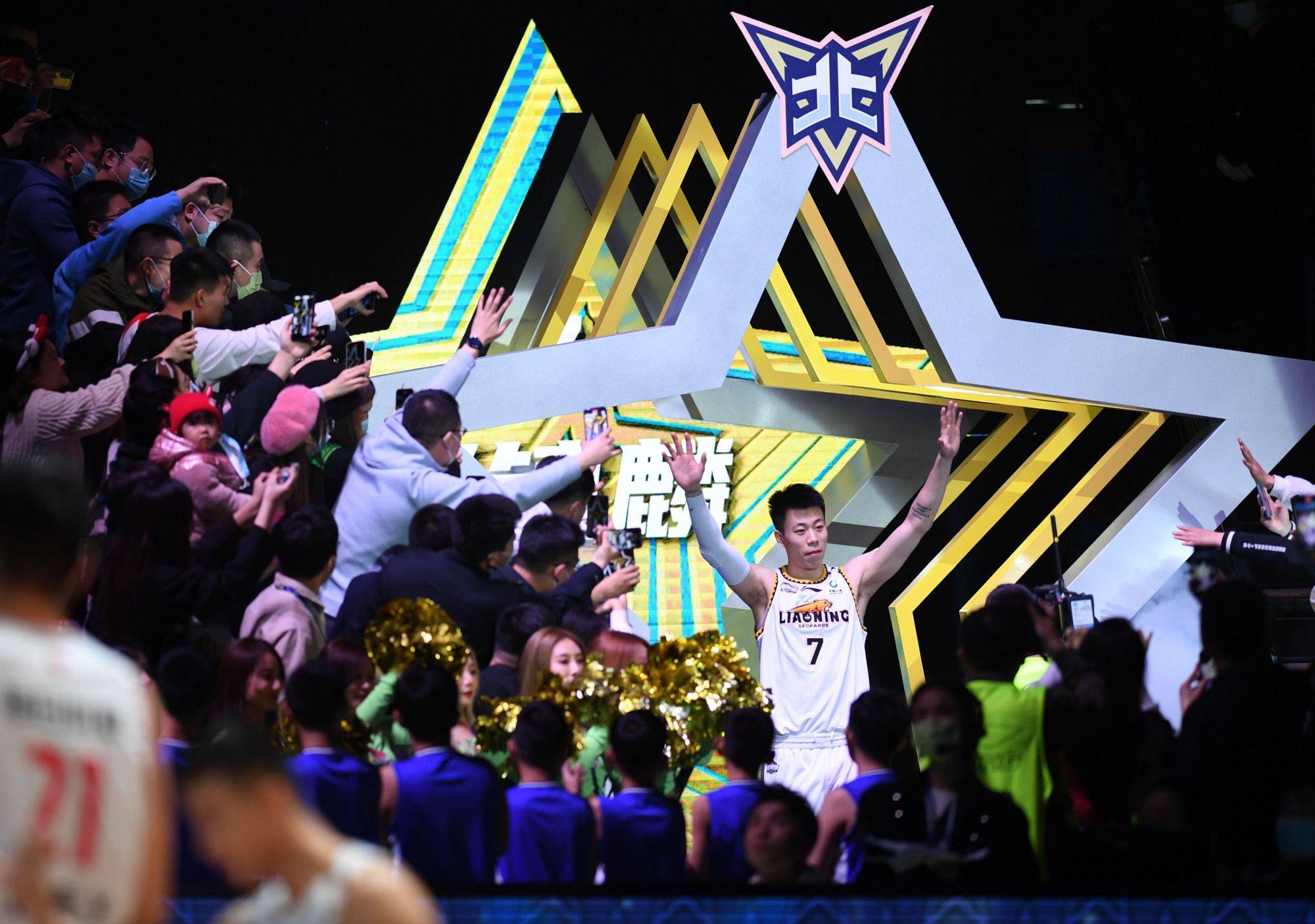 男篮惨败日本第七天,cba遭遇重创,姚明做两项决定,球迷不满_比赛_韦德