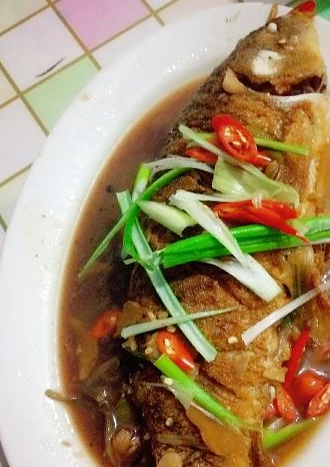 做红烧鱼时学会这几招,不破皮,没腥味,汁水香浓,值得大家收藏_鲤鱼