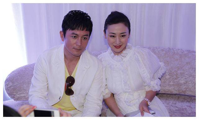 男星前妻坑害无情,致使家产被败光,抚养6个不相干孩子.