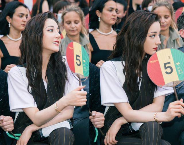 迪丽热巴解锁卷发造型,复古裤装魅力十足,漂亮的李慧珍回来了_镜头