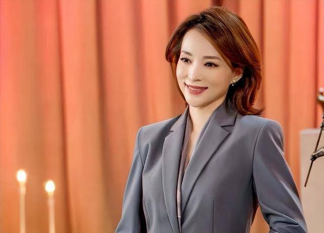 后来,随着董卿年龄的增长,他发现主持成了他的爱好.