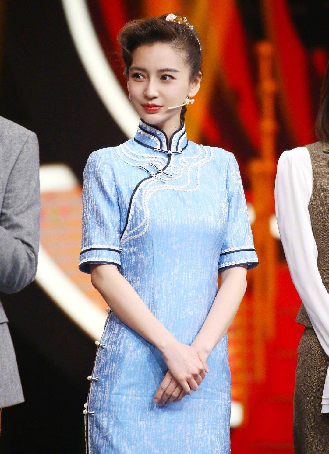 原创杨颖越来越有山东媳妇的样子想用旗袍展曼妙身姿没成想意外暴露假