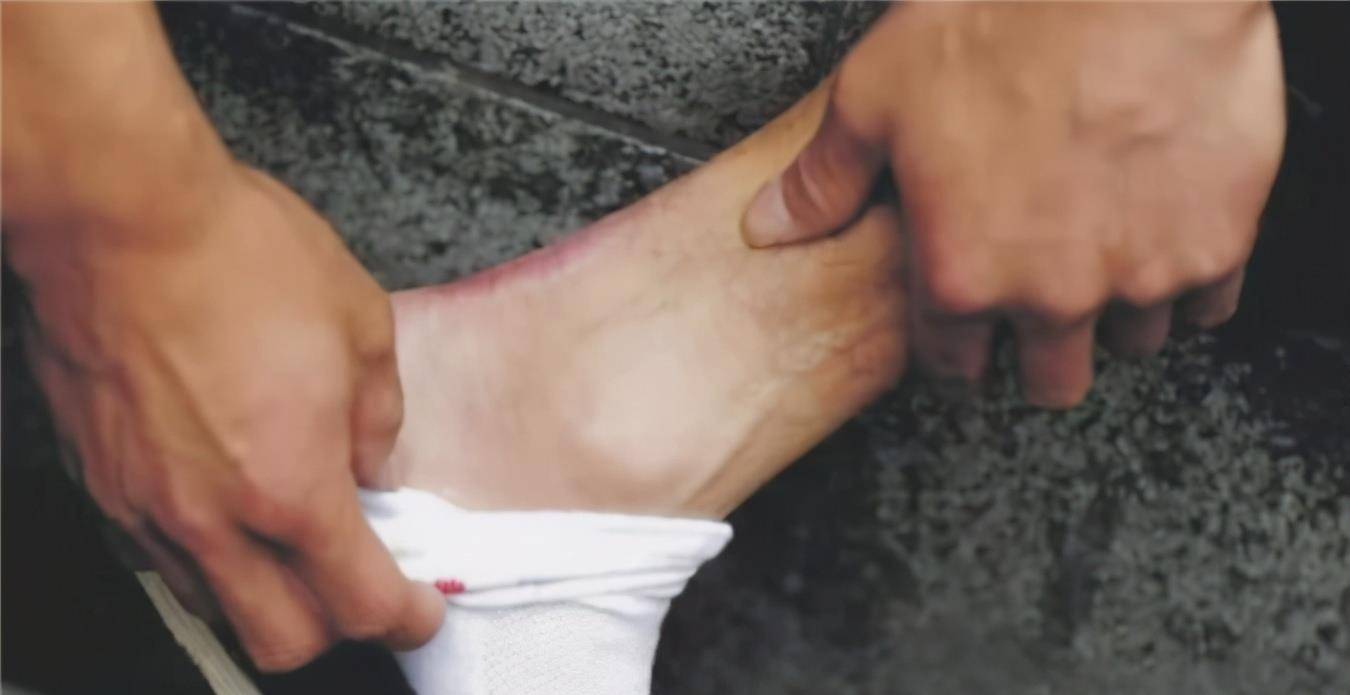 体操冠军张尚武:退役后两次偷盗入狱,今靠直播"卖惨"走红_体育_比赛