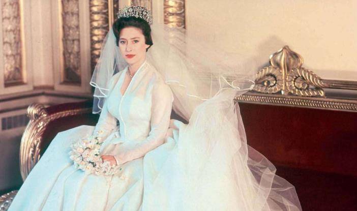 前言:作为英国女王的妹妹,英国王室的第二顺位继承人,玛格丽特公主