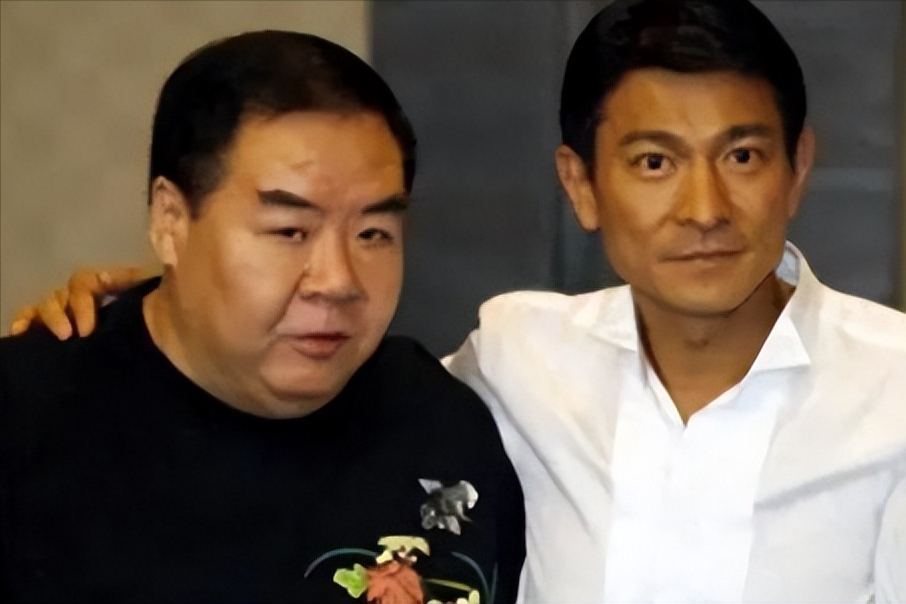 刘德华父亲丧礼:吴君如郑则仕等大佬到场吊唁,11岁女儿