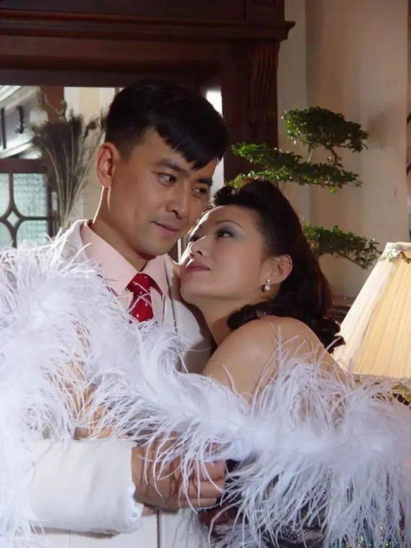 演员罗钢:娶小23岁郝蕾,陪伴妻子战胜遗传病,48岁喜