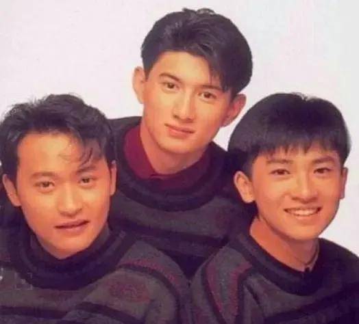 小虎队成员:吴奇隆五段感情,苏有朋单身,陈志朋与经纪人解约_蔡少芬