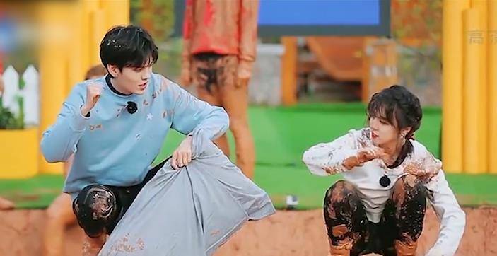 杨颖之前一直是唯一一位常驻女嘉宾,也因此成为了团宠,baby之前确实很