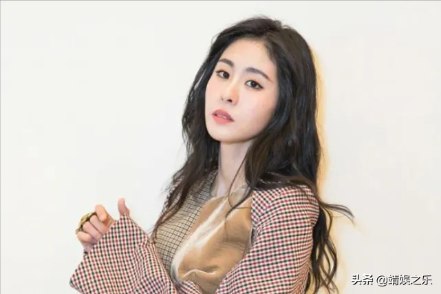 未婚生子1年多,华晨宇被扒新恋情后,张碧晨有喜真相被质疑_孩子_节目