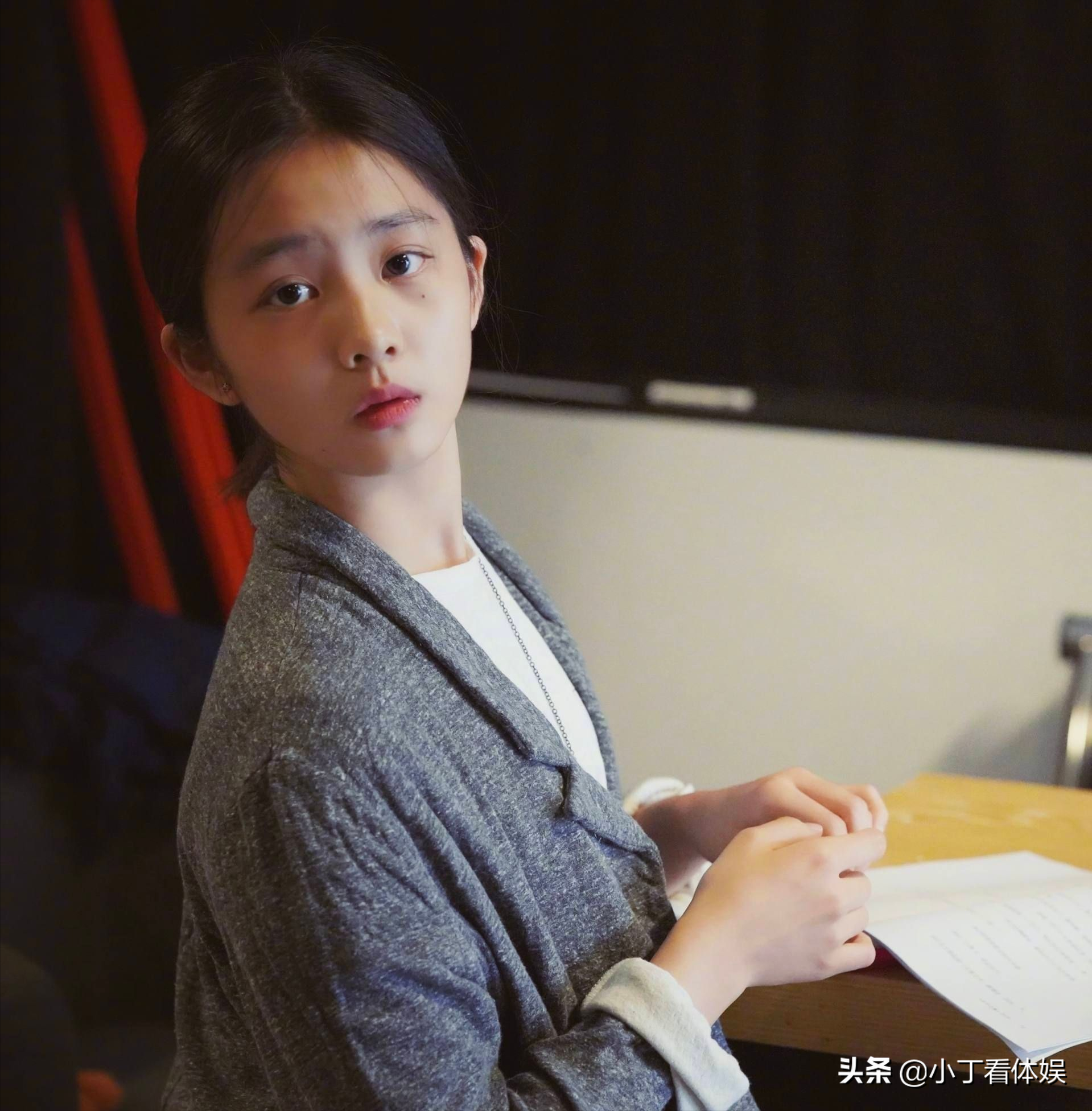 原创早恋早熟父母互撕妈妈翻车这届星二代让网友操碎了心