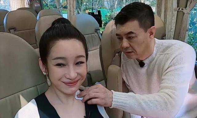 秦海璐:配角也能演出主角光芒,曾被嫌弃丑,照片被扔垃圾桶_影后_电影