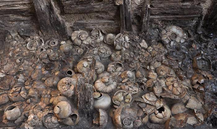 2000年汉墓被盗,4个盗墓贼丧命于此,出土文物价值不少于200亿_古墓