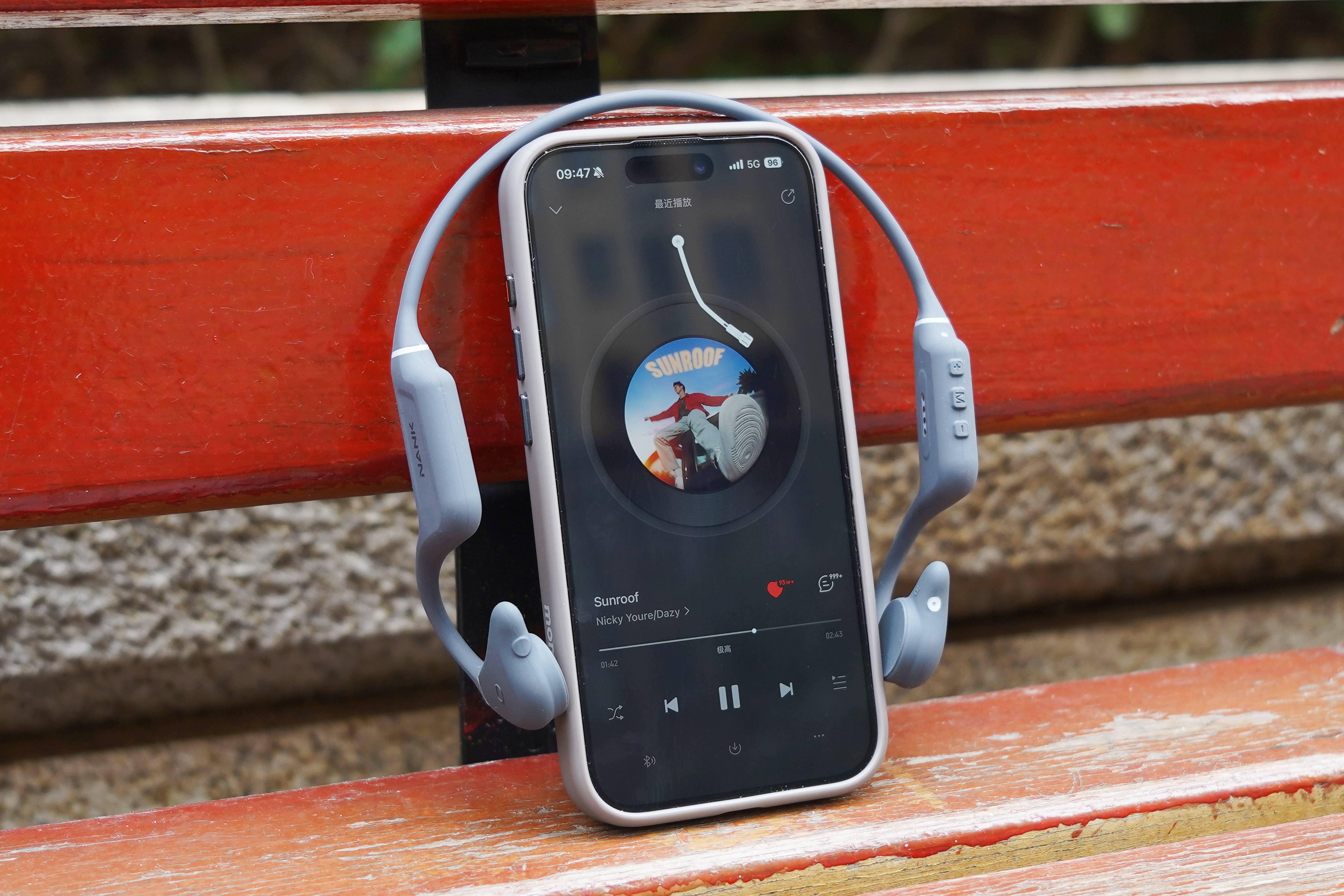 此外,南卡runner pro4s还支持智能ai通话降噪功能,让女生在通话时享受