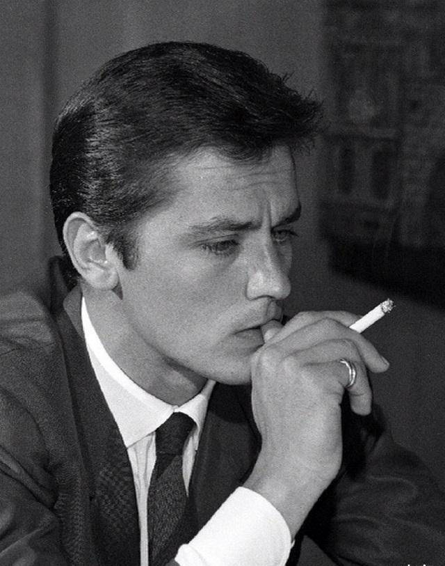 "法国第一美男":风流成性抛弃茜茜公主晚年凄惨,家中36块墓地_阿兰