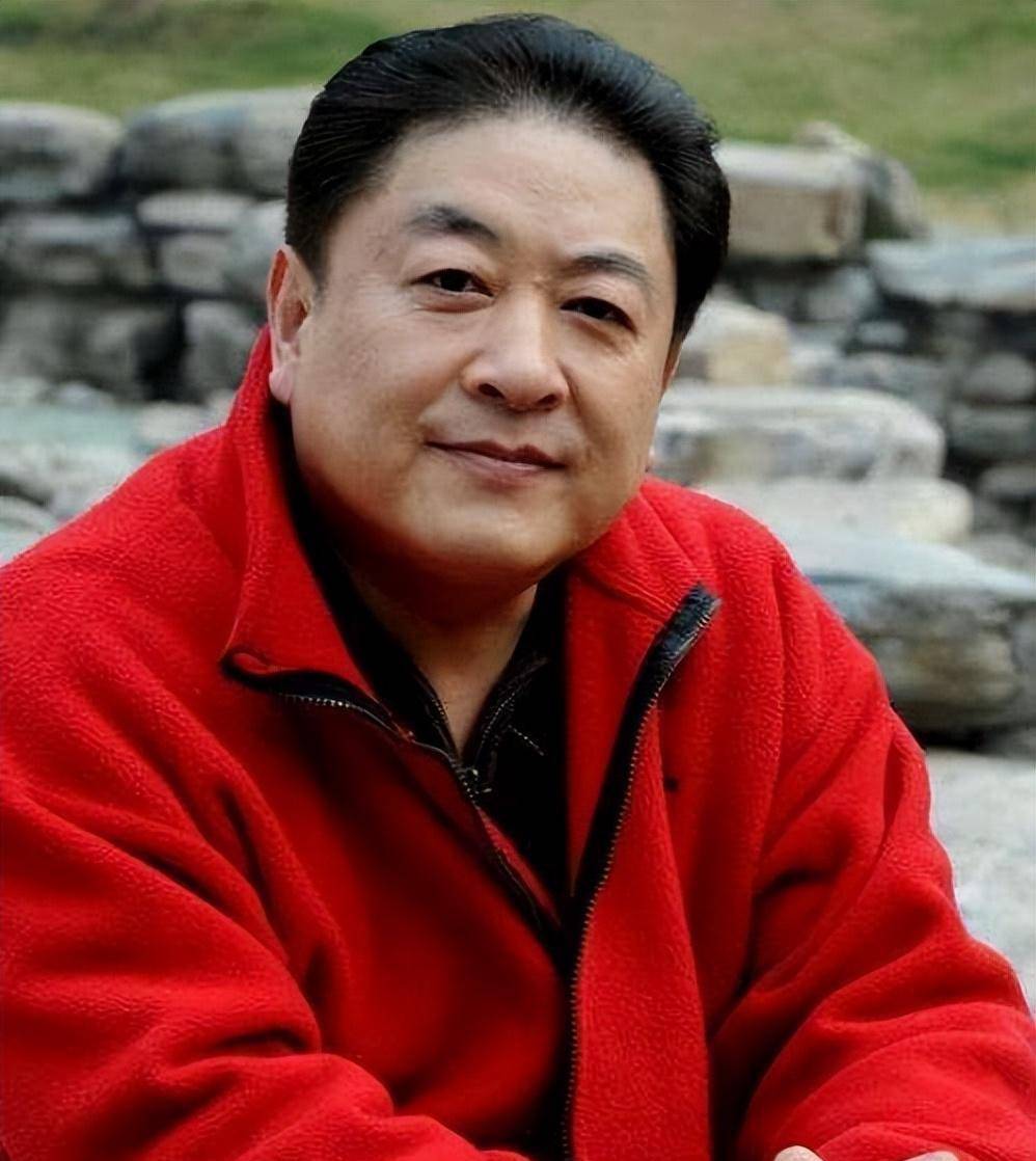第二任丈夫是一位"海归精英",可当她满心幸福的生下儿子想好好过日子