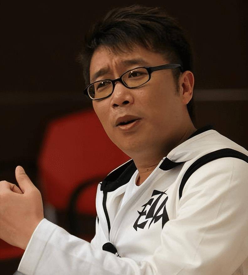 原创靠两只蝴蝶狂赚24亿庞龙爆红后叫板刘德华演唱会却大败