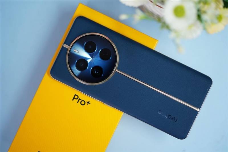 真我12 pro 评测:新一代质价比之王非它莫属_手机_镜头_设计