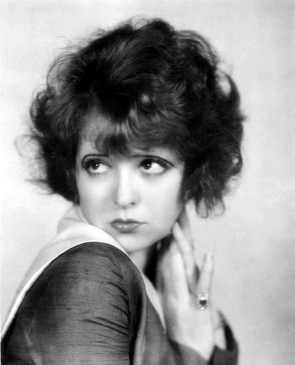 克拉拉·鲍,无论她有多流行,却始终被好莱坞认为是不光彩的女人_母亲