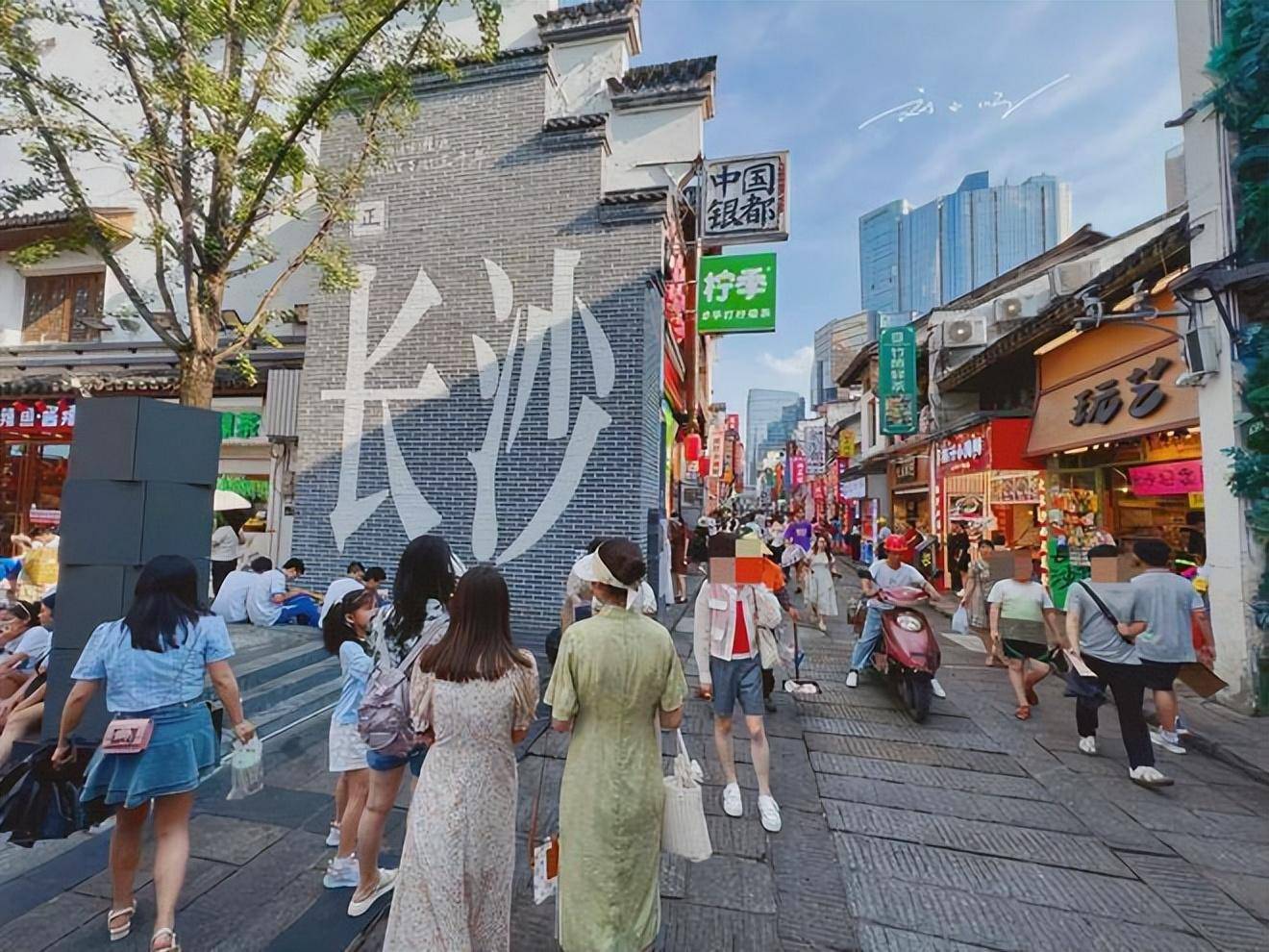 湖南省唯一的"新一线城市",gdp超万亿,将来可能反超武汉吗?