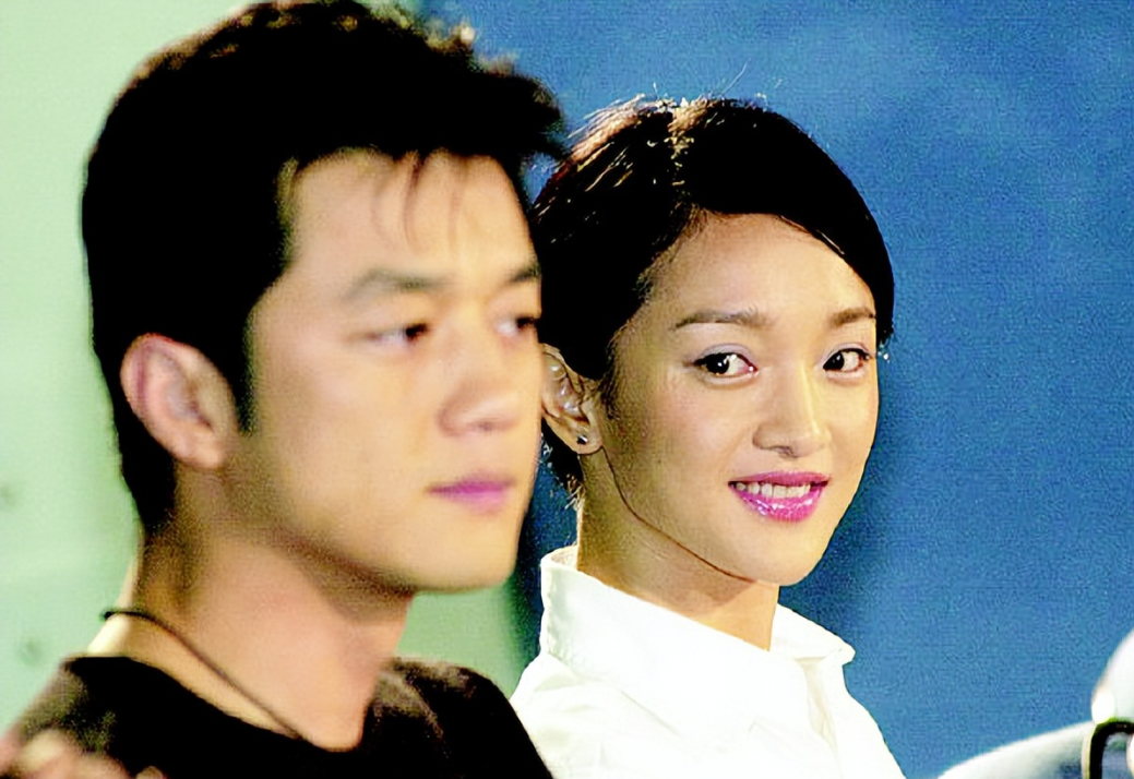 知名演员周迅:分手2年恋上小13岁男友,47岁的她生活恣意潇洒_窦鹏