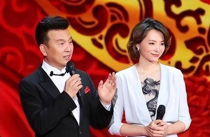 电视最痴情的主持人,3次下跪求婚董卿遭拒,今55岁仍单身一人_张泽群