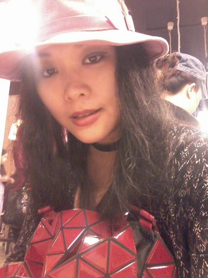 此时,有指陈佳明曾表示跟前妻分手兼愿与许美静复合,结果令袁耀发醋意