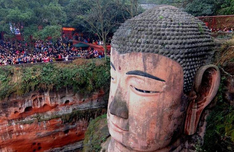 乐山大佛胸前发现一洞,隐藏1200年的秘密被揭,神秘"碑"现世_古建筑_宗