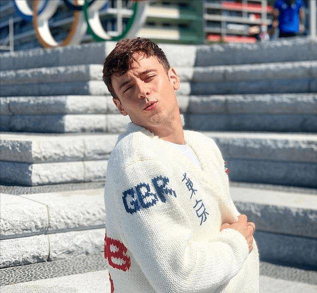 穿高跟鞋太个性,黑皮衣超酷_daly_时尚_奥运会