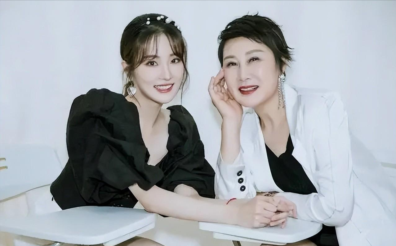 张可盈:母亲是张凯丽,虽然是星二代,却甘愿从小演员做起_演技_因为