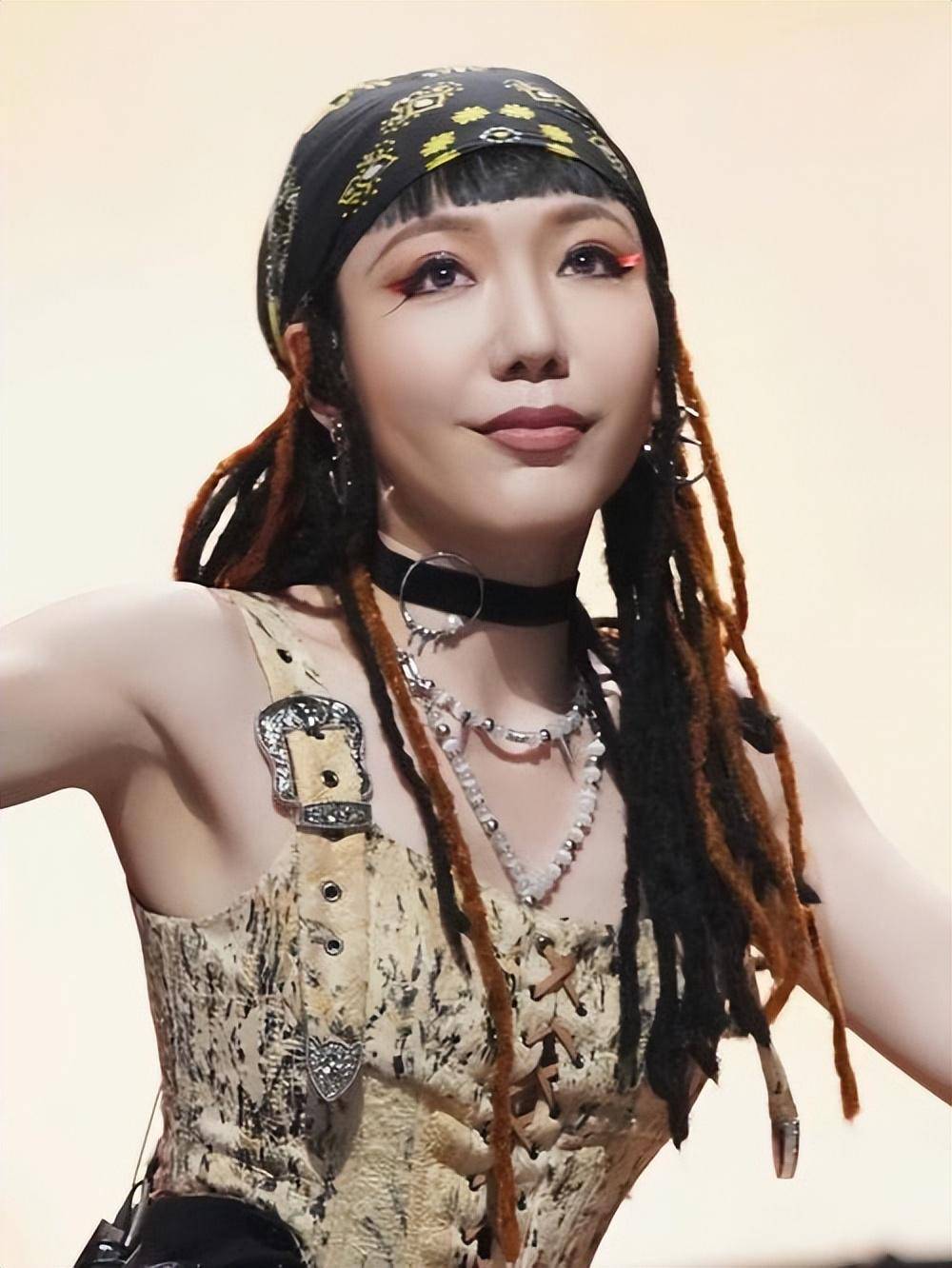 《中国好声音》可谓"神仙打架",最火10位歌手如今怎么样了?