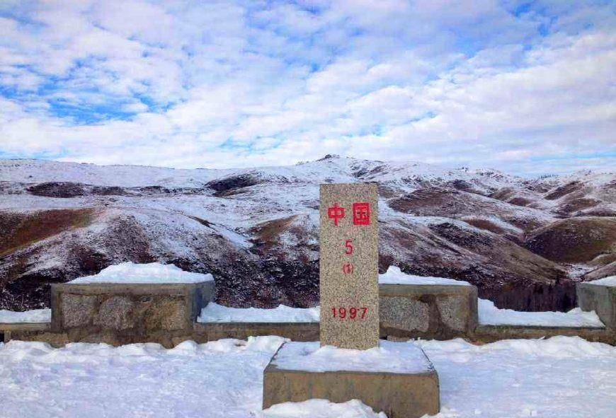 当初沙皇趁机在我国这里抢走的领土,当中还包括帕米尔高原.