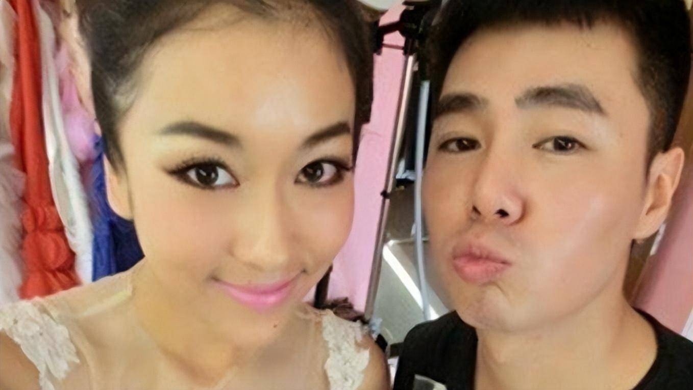 当时,还有一张疑似吉克隽逸与男友的聊天记录截图流传出来,从字面文字