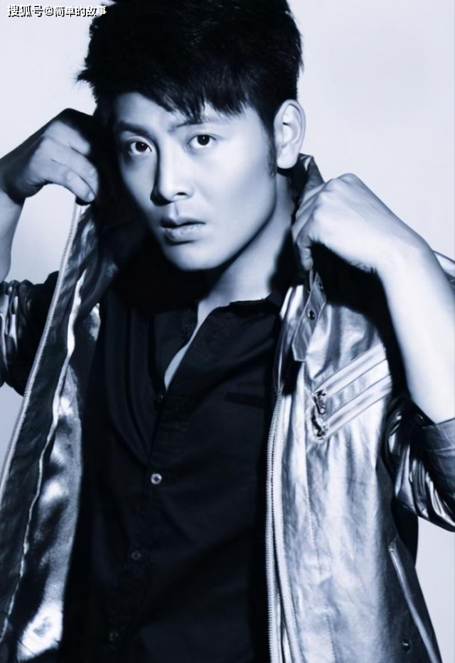 从服务生到实力派,他长得帅,演技好,不温不火却