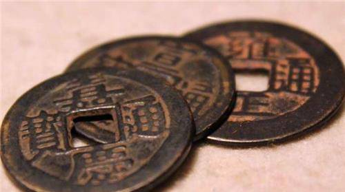 人民币上竟有一错别字?连小学生都能一眼认出,为何至今不改正?