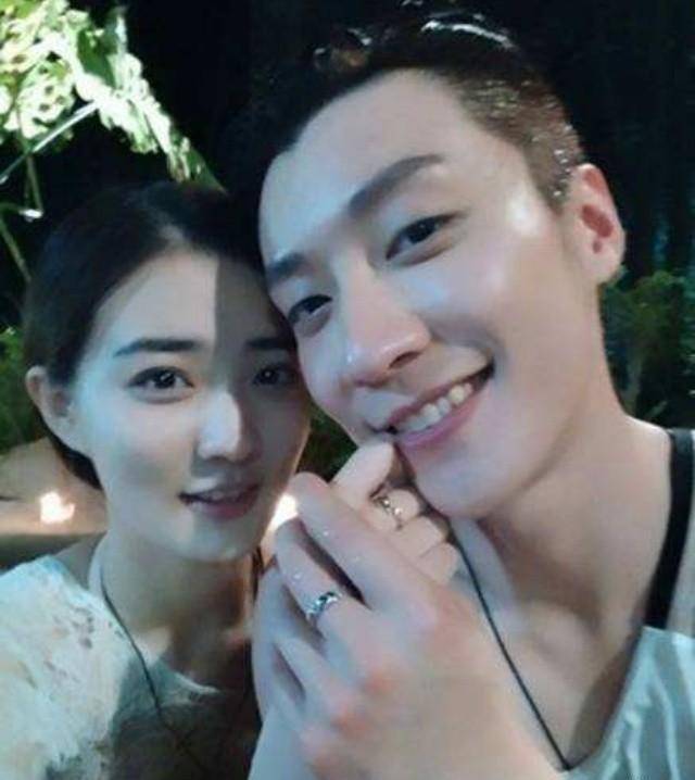 乔任梁去世4年,陈乔恩晒粉色天空悼念,曾经2个绯闻女友今差距大_徐璐