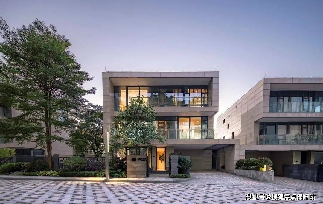 新天·半山墅雄踞云山之上,南湖之畔是难得的广州主城独墅距离珠江