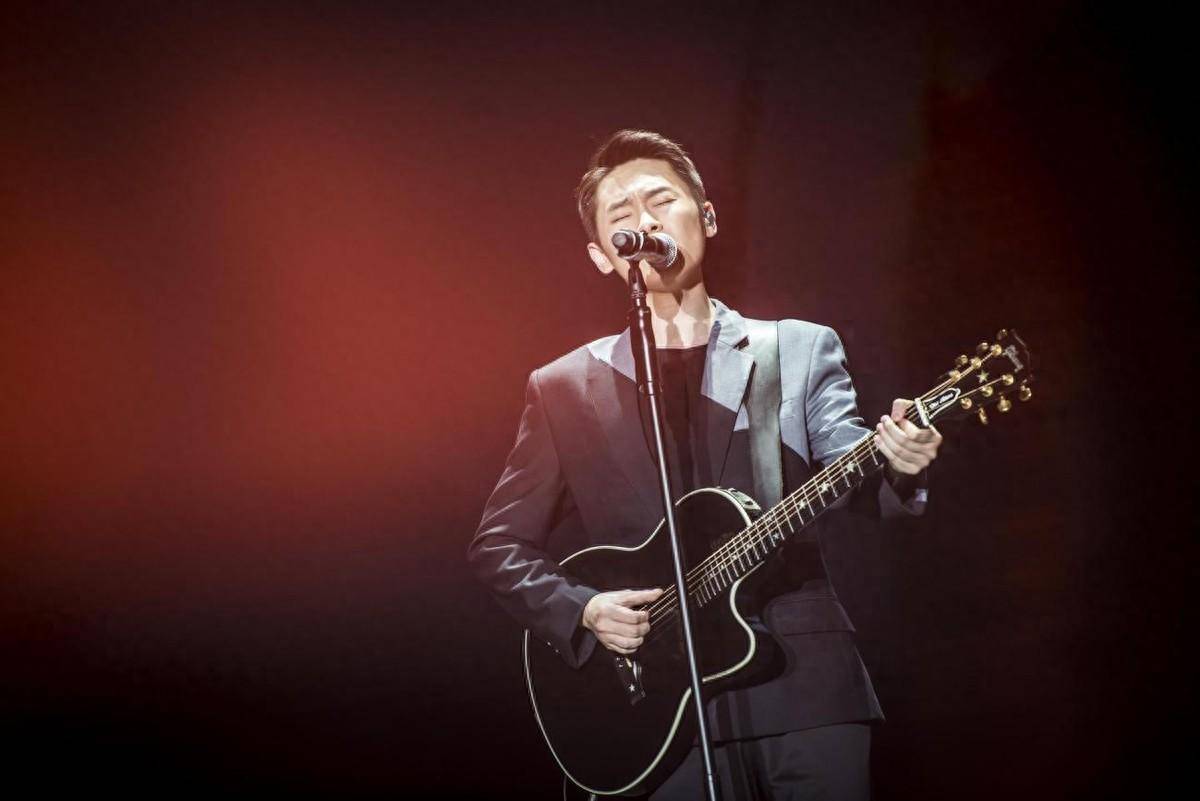 《中国好声音》8位歌手今昔对比,有人未婚生娃,有人直播卖艺_梁博