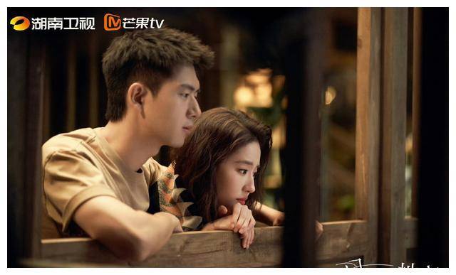 杨天真称李现长着一张适合演男一号的脸._杨紫_剧中_因为