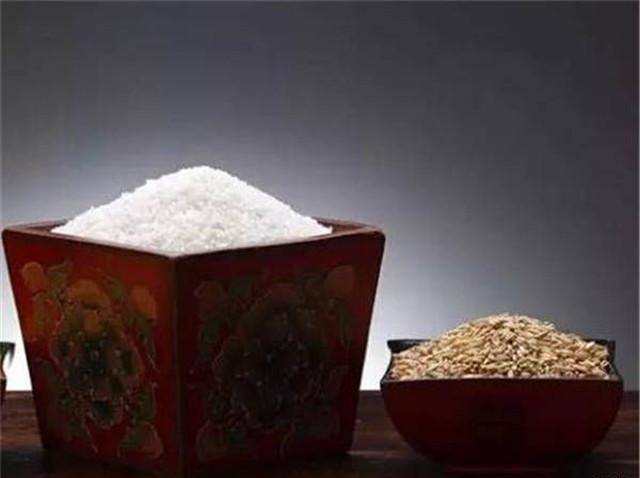 原创结婚必备五十年代一斗米70年代三转一响八九十年代4大件