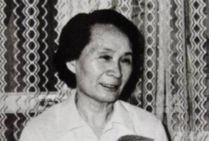 此女三婚嫁给溥仪,沾丈夫光葬入八宝山,临终却哭诉嫁错了人_李淑贤_婚