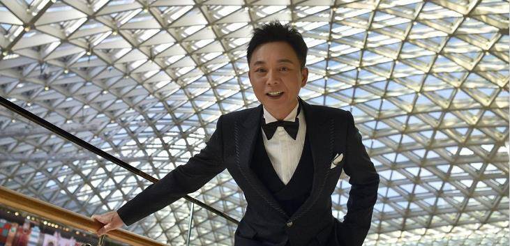 他说自己演这样的角色很过瘾,通过自己对人物心理的揣摩将他在立体